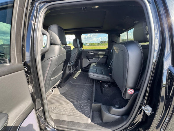 STOCK 136 - 2025 Dodge Ram 1500 NIGHT EDITION sport  - VERSION HAUT DE GAMME