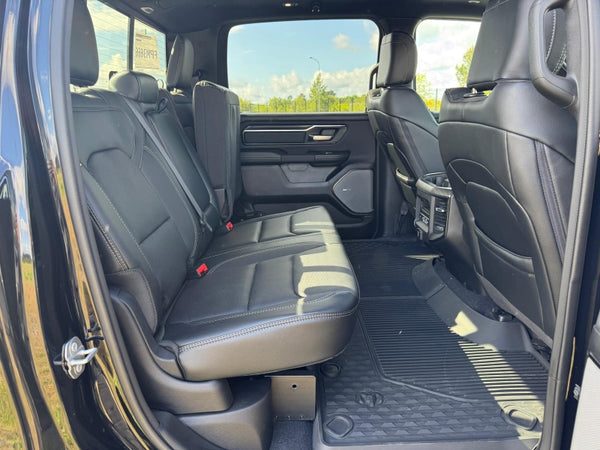 STOCK 136 - 2025 Dodge Ram 1500 NIGHT EDITION sport  - VERSION HAUT DE GAMME