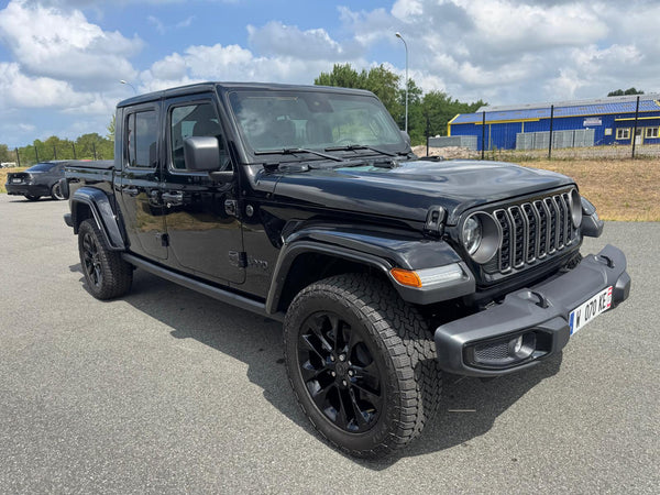 STOCK 142 - 2024 JEEP GLADIATOR NIGHT HAWK EDITION