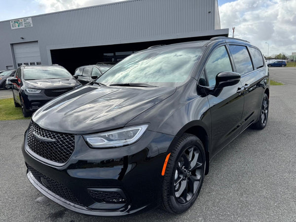 STOCK 151 - 2025 CHRYSLER PACIFICA LIMITED AWD