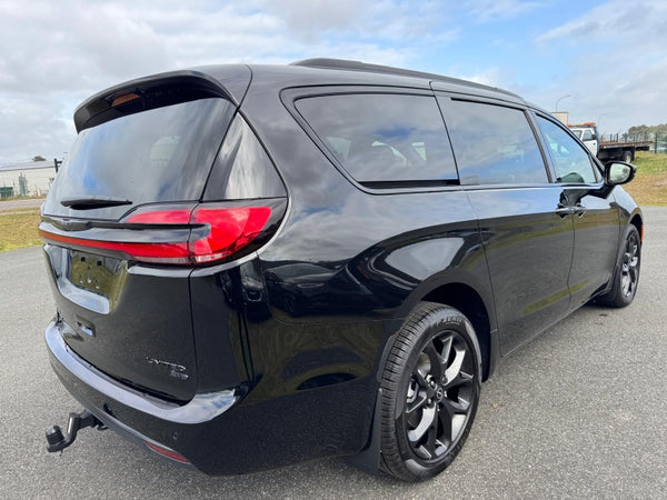 STOCK 151 - 2025 CHRYSLER PACIFICA LIMITED AWD