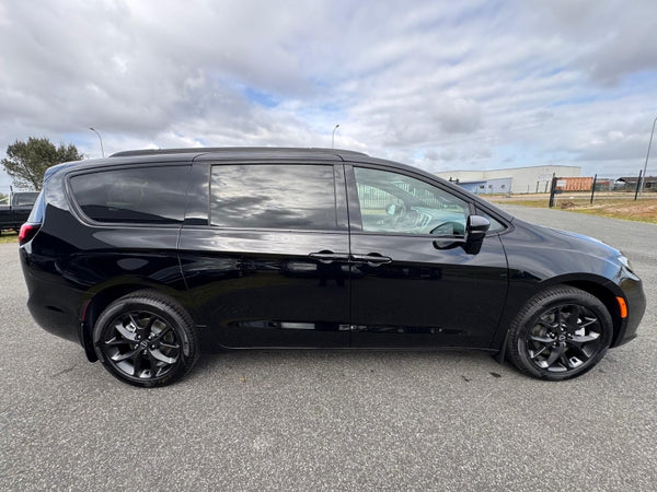 STOCK 151 - 2025 CHRYSLER PACIFICA LIMITED AWD