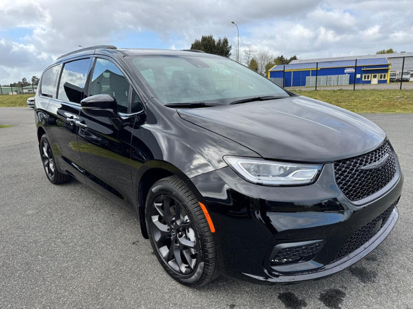 STOCK 151 - 2025 CHRYSLER PACIFICA LIMITED AWD